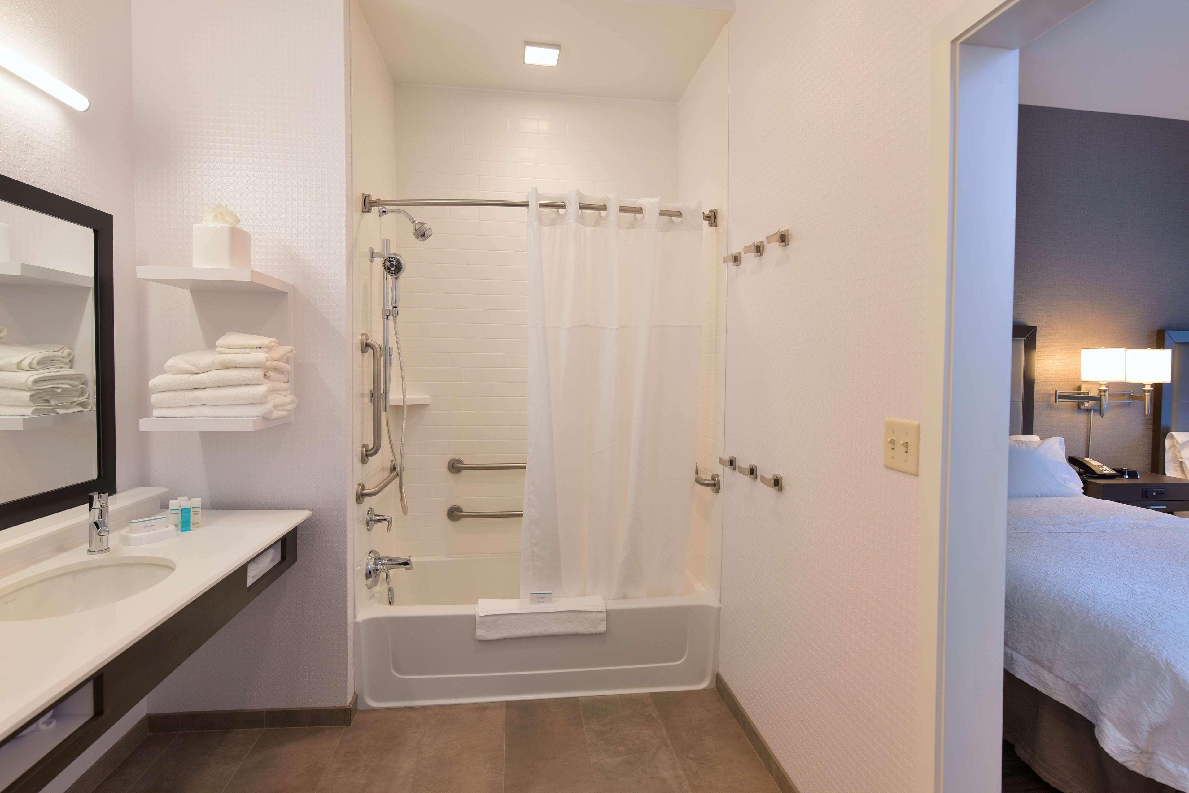 Hampton Inn And Suites At Wisconsin Dells Lake Delton Εξωτερικό φωτογραφία