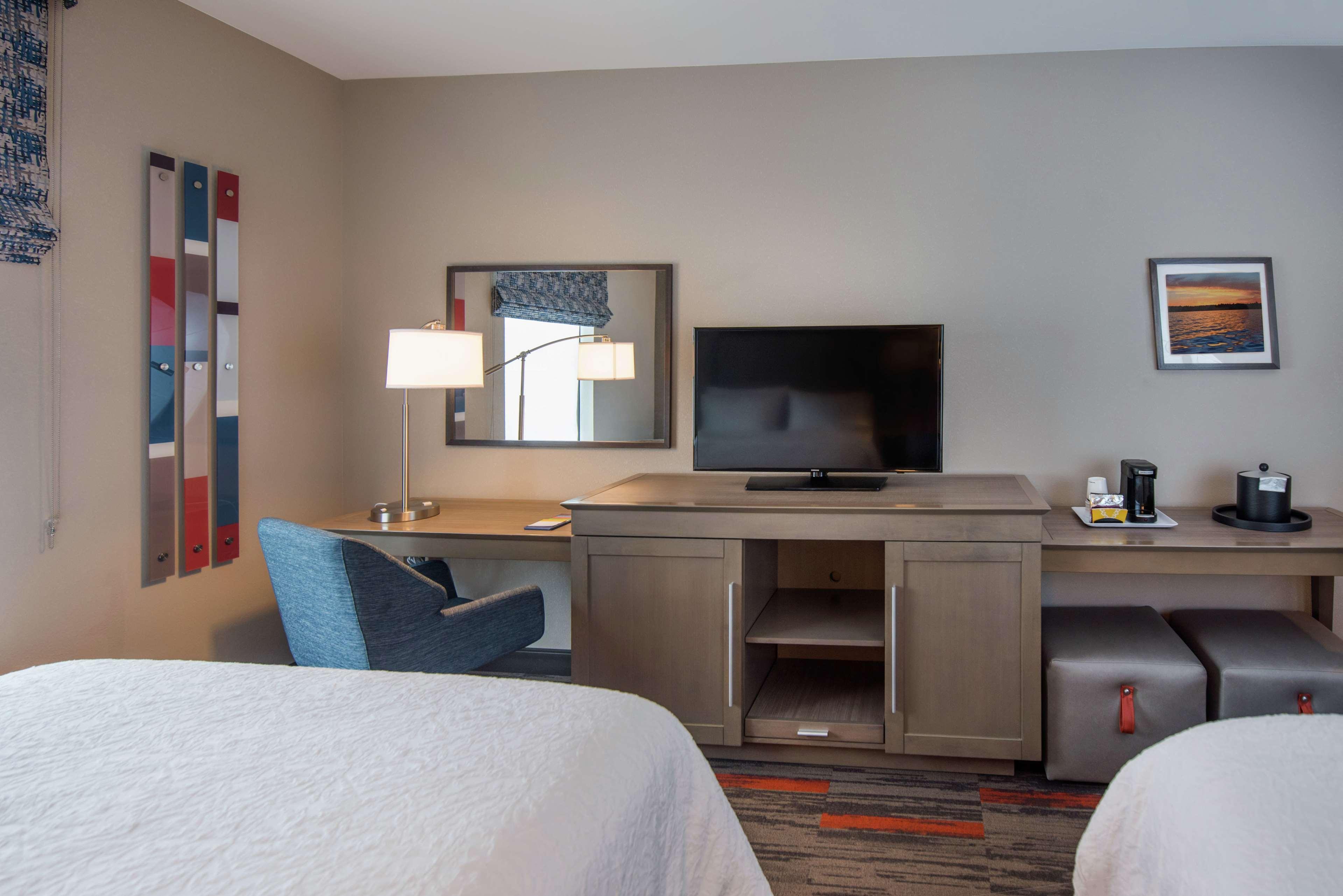 Hampton Inn And Suites At Wisconsin Dells Lake Delton Εξωτερικό φωτογραφία