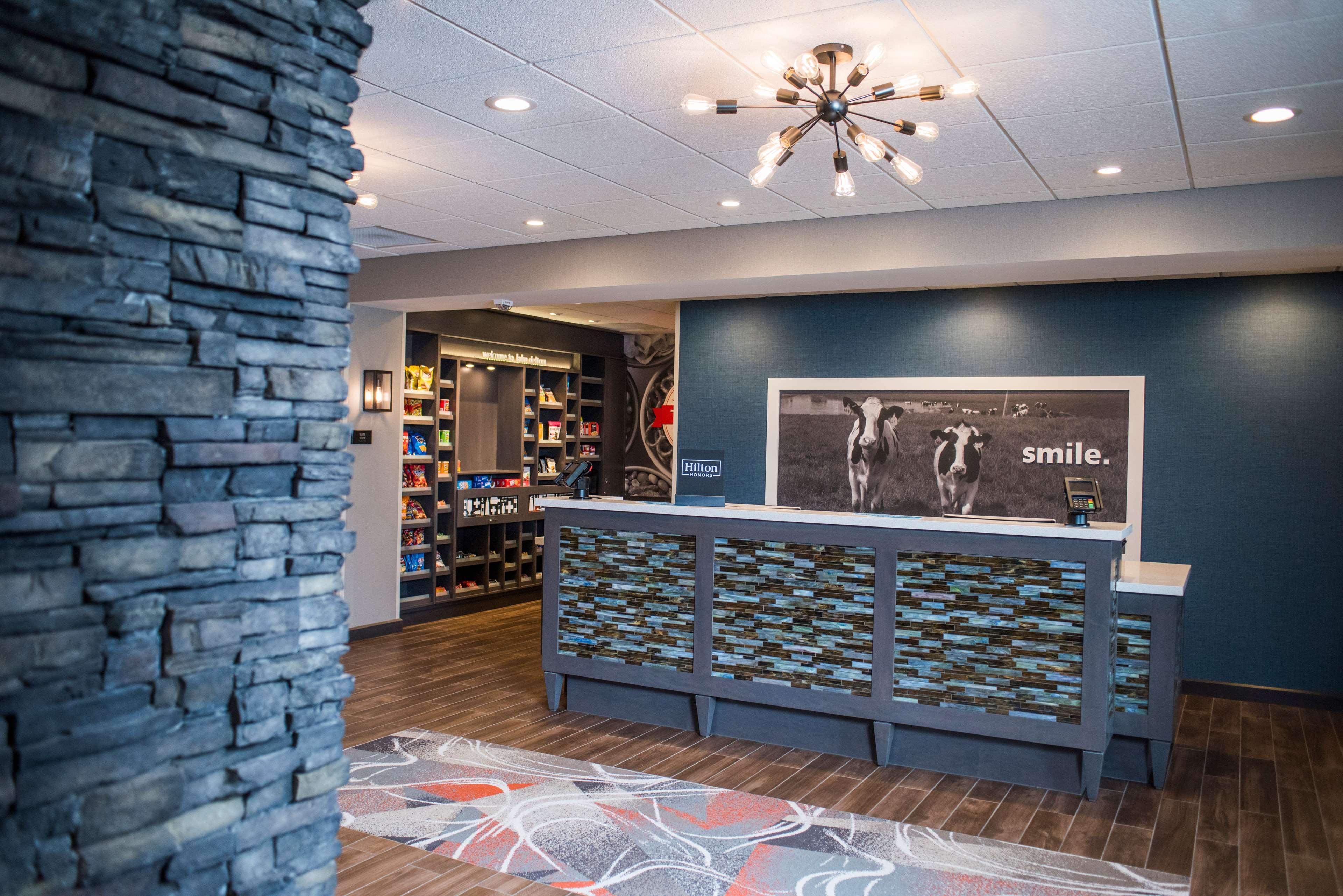 Hampton Inn And Suites At Wisconsin Dells Lake Delton Εξωτερικό φωτογραφία