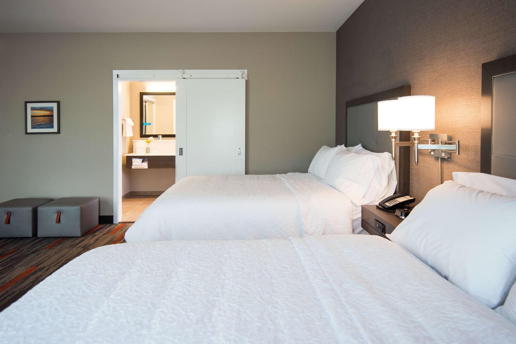 Hampton Inn And Suites At Wisconsin Dells Lake Delton Εξωτερικό φωτογραφία