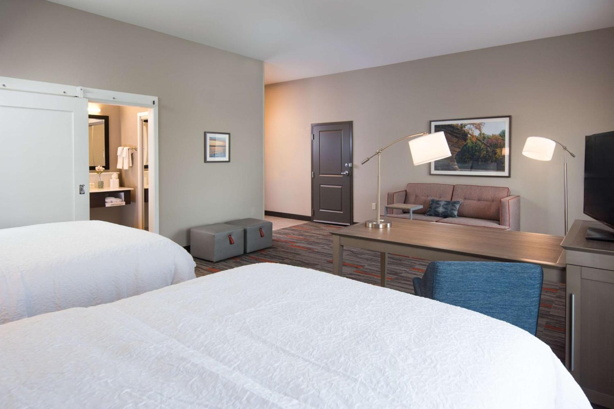 Hampton Inn And Suites At Wisconsin Dells Lake Delton Εξωτερικό φωτογραφία