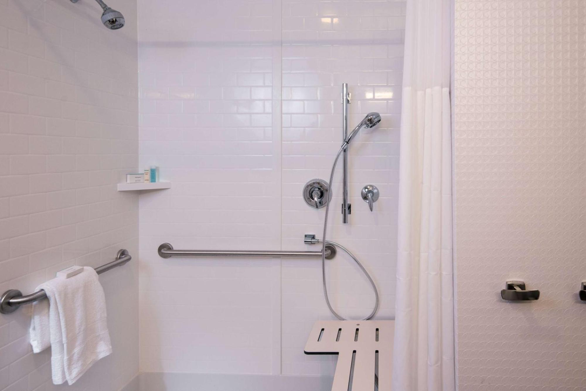 Hampton Inn And Suites At Wisconsin Dells Lake Delton Εξωτερικό φωτογραφία