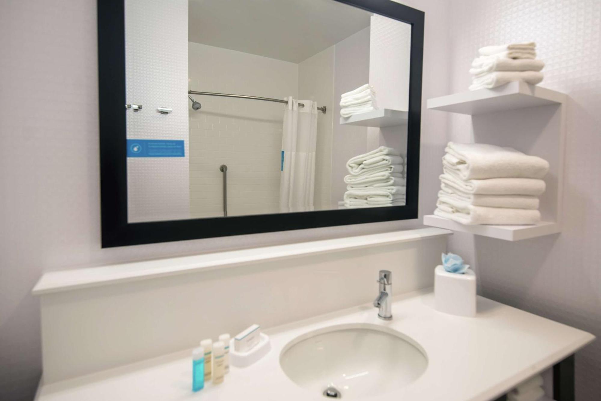 Hampton Inn And Suites At Wisconsin Dells Lake Delton Εξωτερικό φωτογραφία