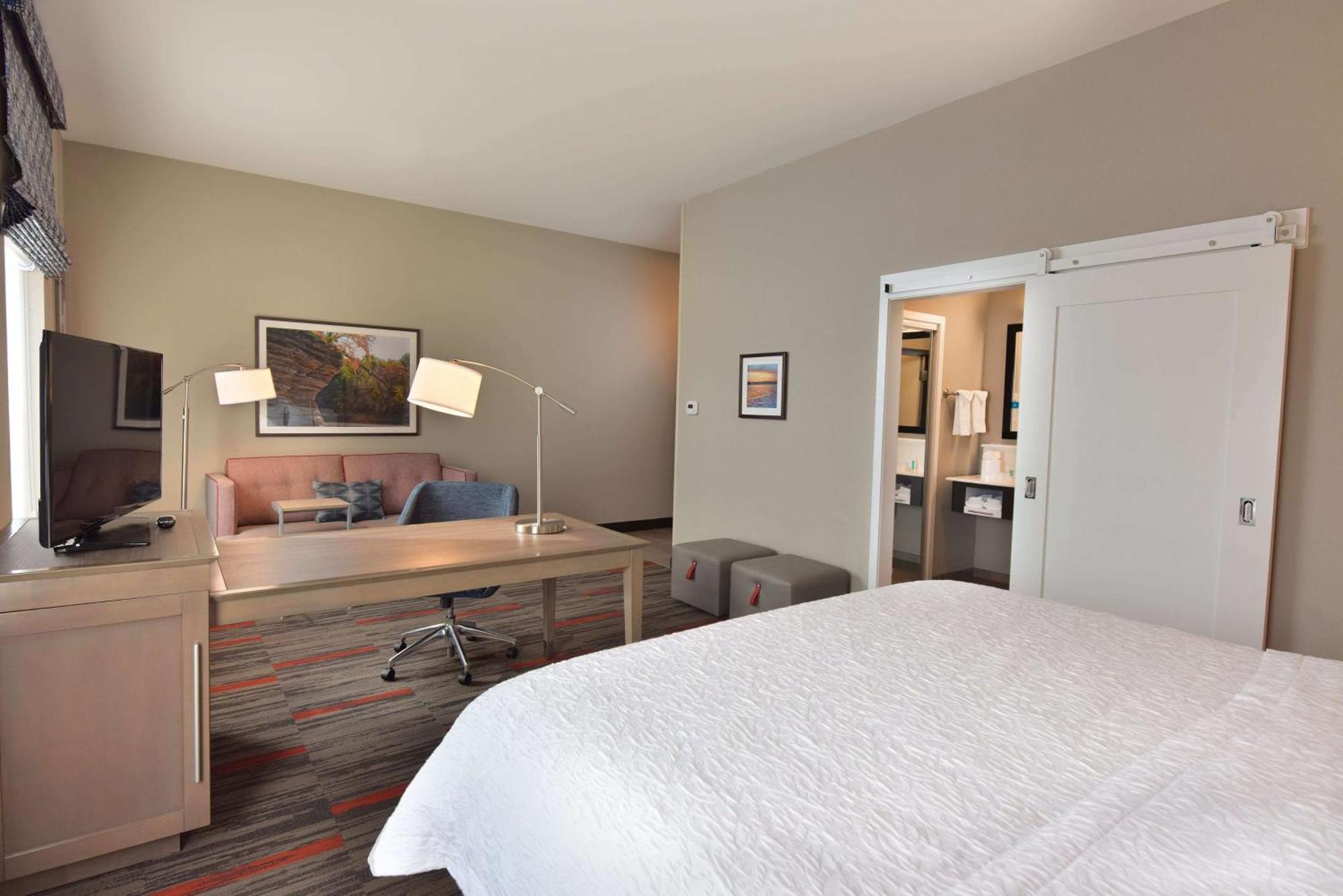 Hampton Inn And Suites At Wisconsin Dells Lake Delton Εξωτερικό φωτογραφία