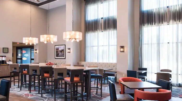 Hampton Inn And Suites At Wisconsin Dells Lake Delton Εξωτερικό φωτογραφία